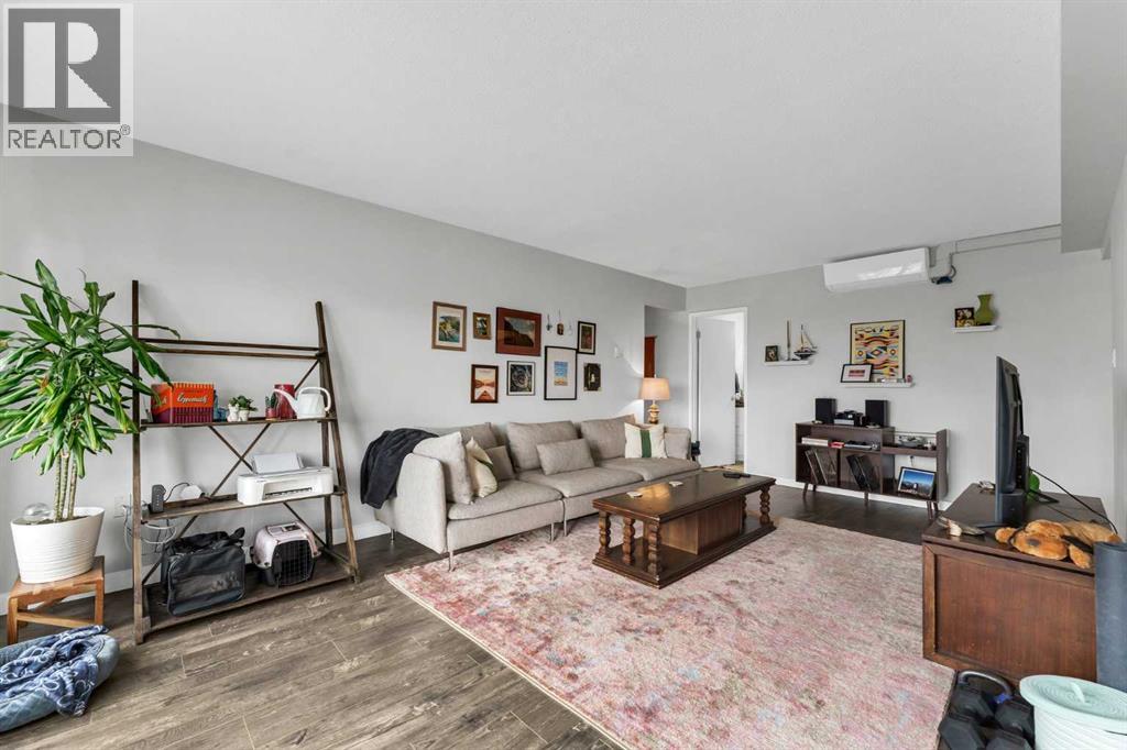 #6 512 McCutcheon Drive NW - 17