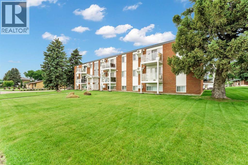 #6 512 McCutcheon Drive NW - 33