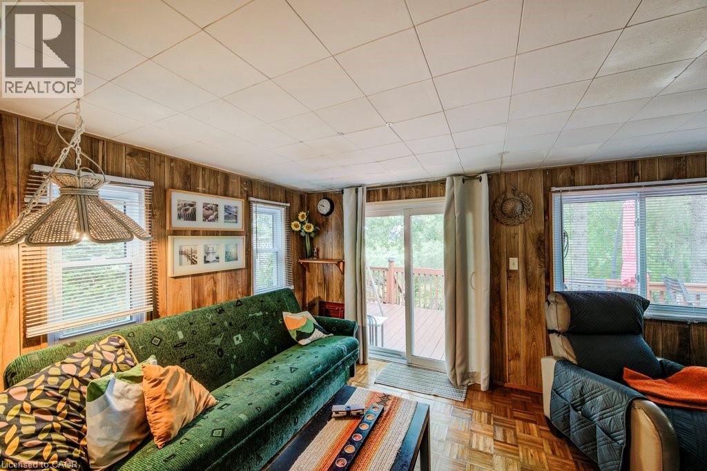 691 OAK Crescent - 11