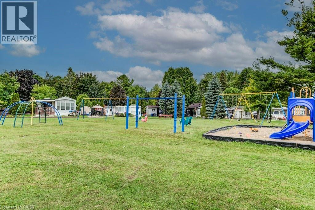 691 OAK Crescent - 31