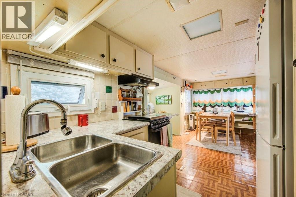 691 OAK Crescent - Image 17