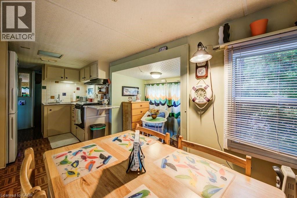691 OAK Crescent - 13