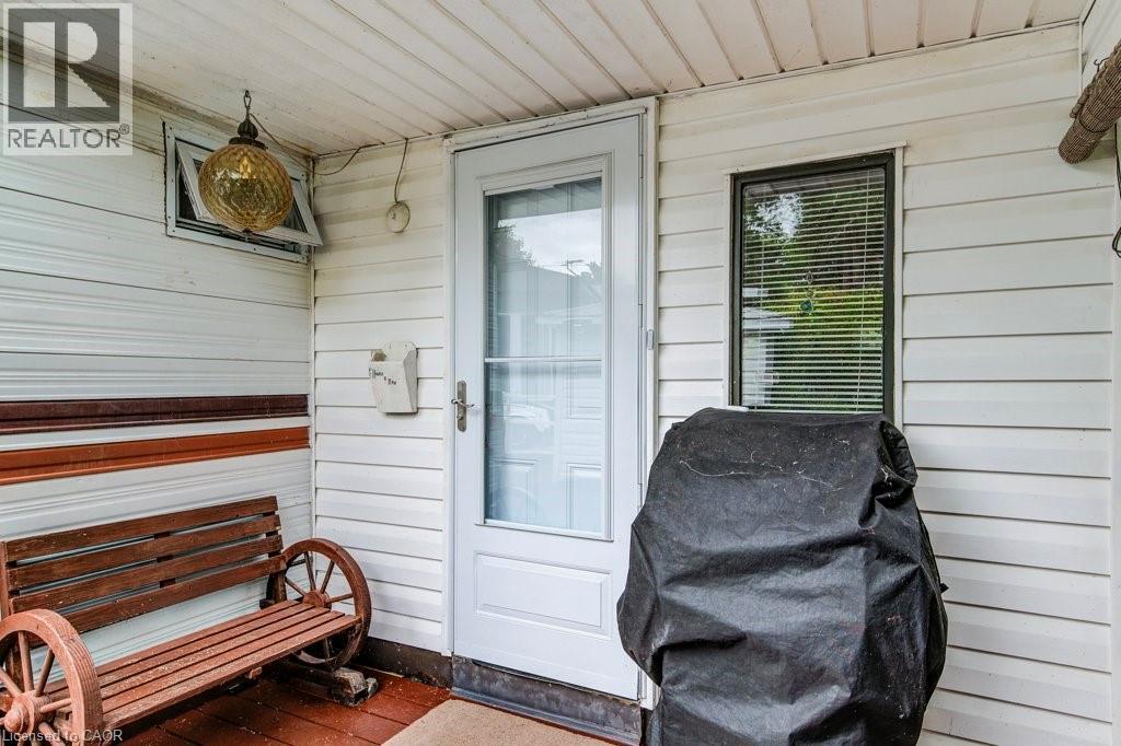 691 OAK Crescent - Image 6