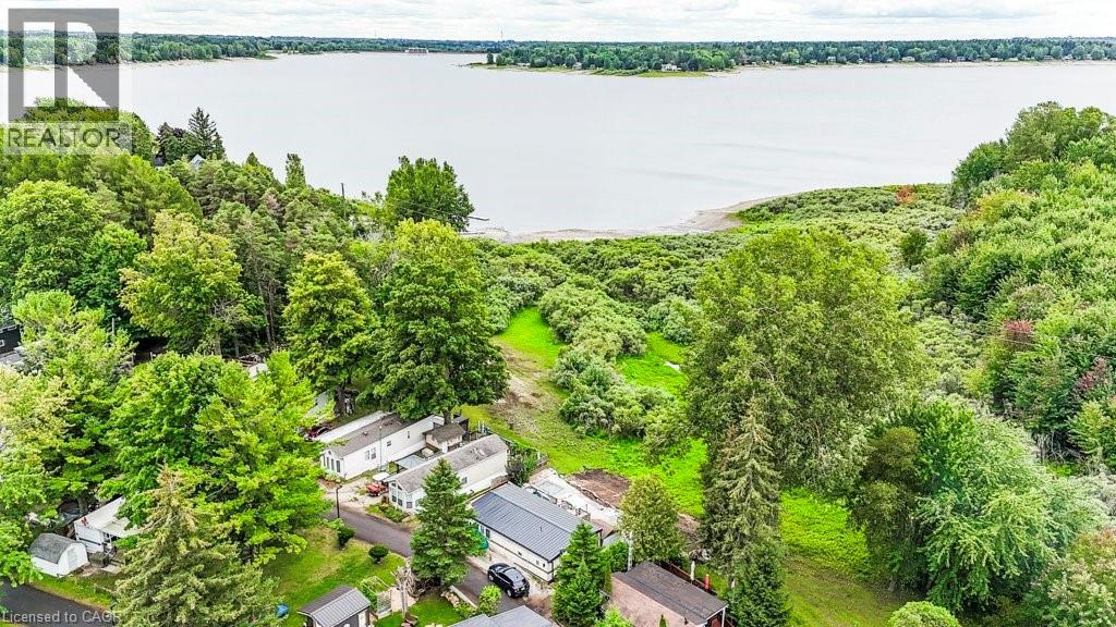 691 OAK Crescent - 40