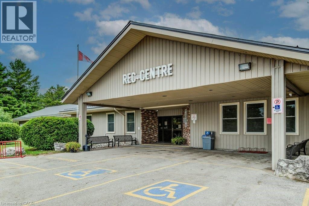 691 OAK Crescent - Image 35