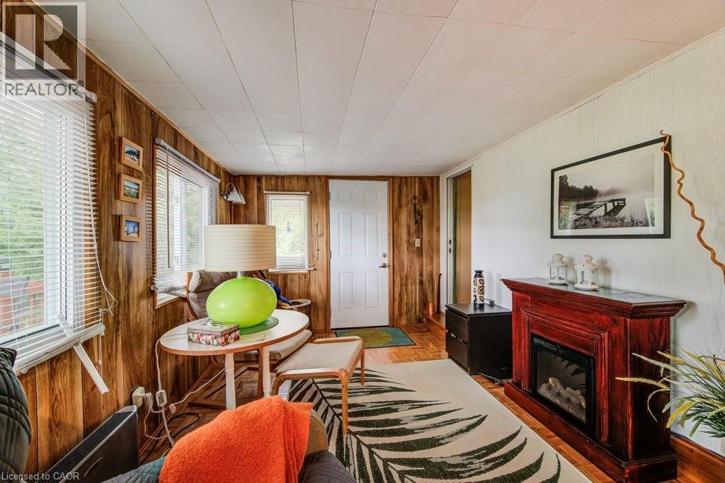 691 OAK Crescent - Image 8