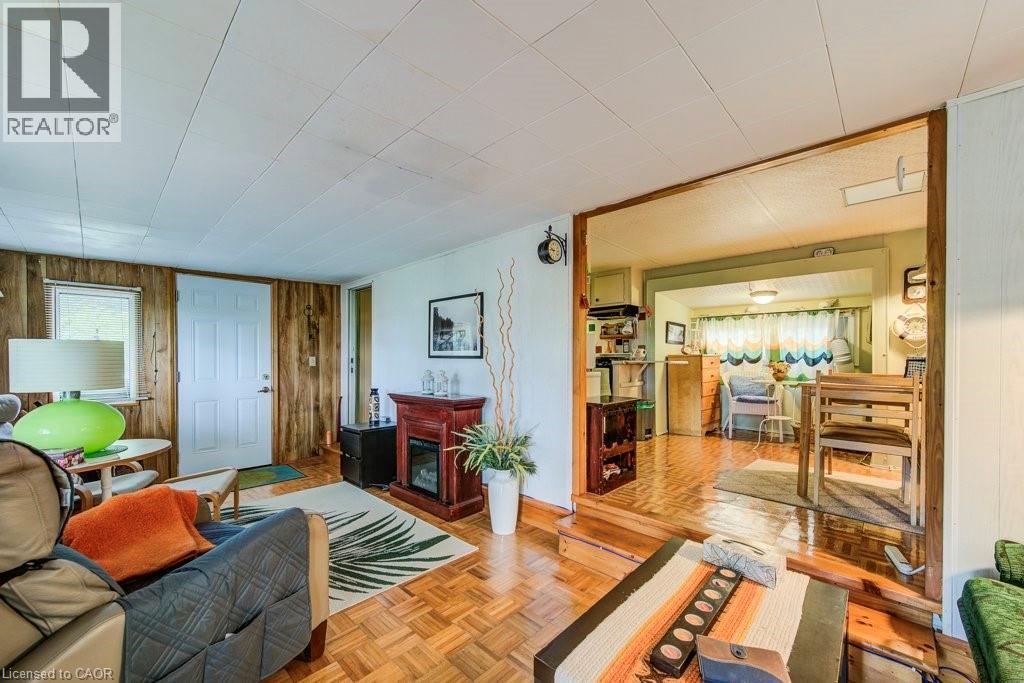 691 OAK Crescent - 10