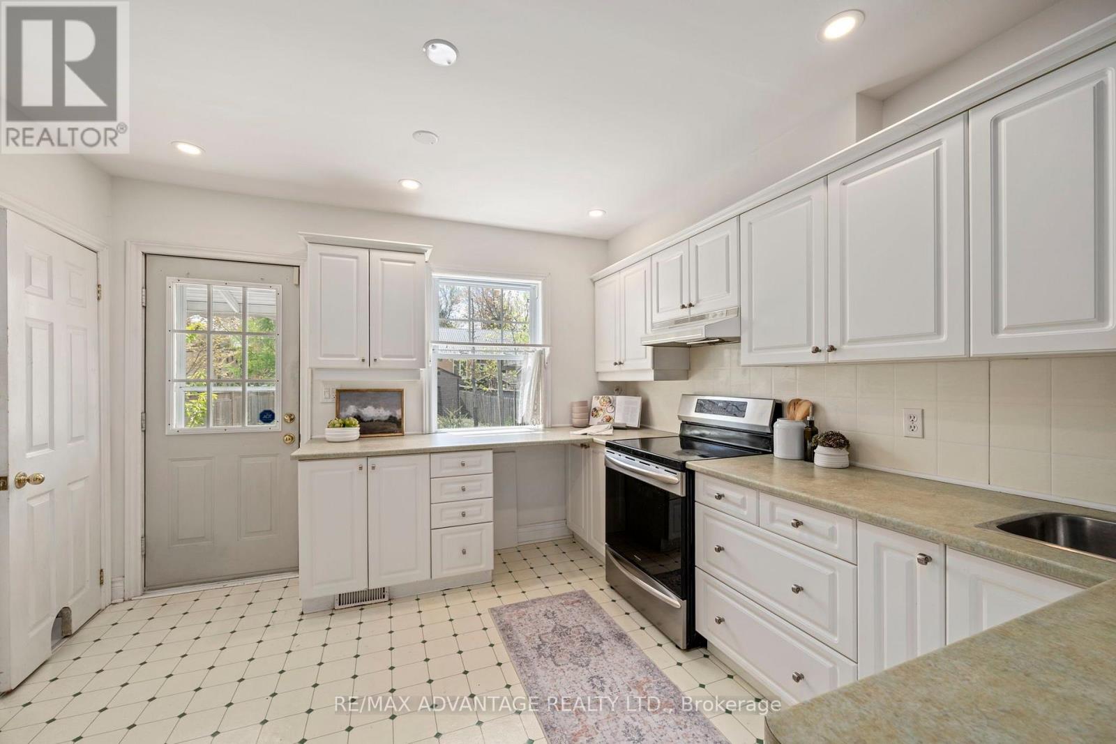 543 CHESTER STREET - 9