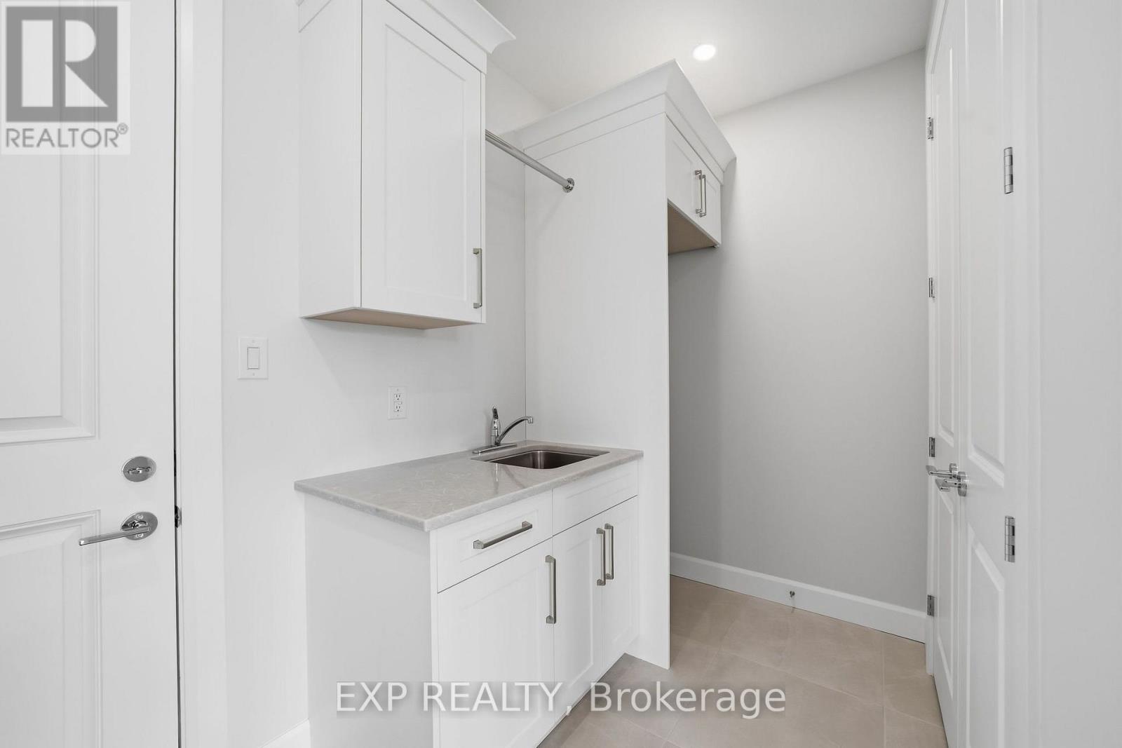 253 JOHN STREET - 16