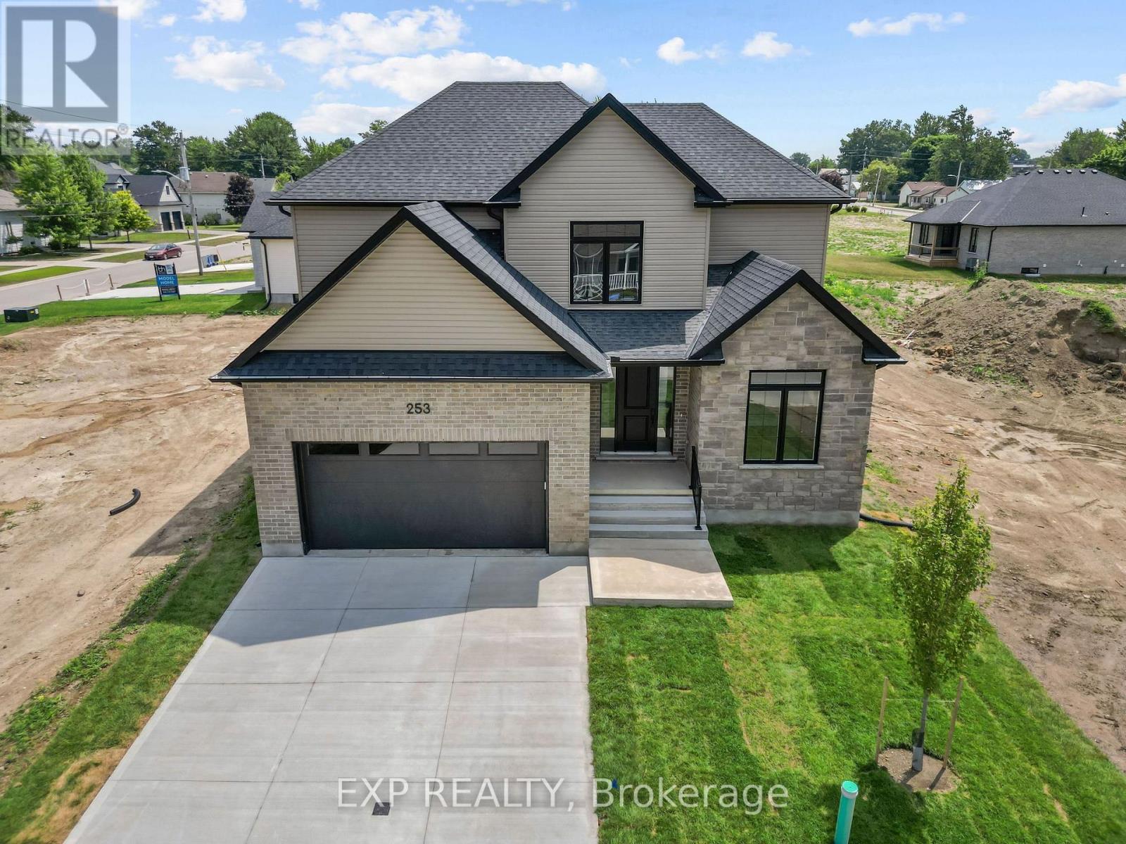 253 JOHN STREET - 34
