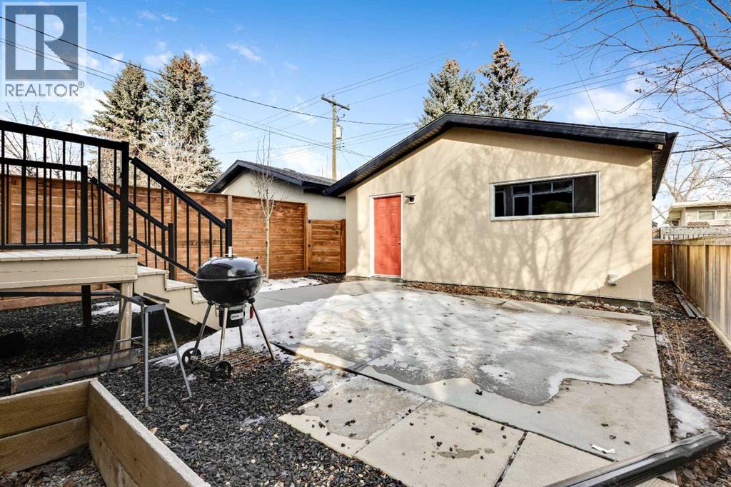 2728 Cochrane Road NW - 37