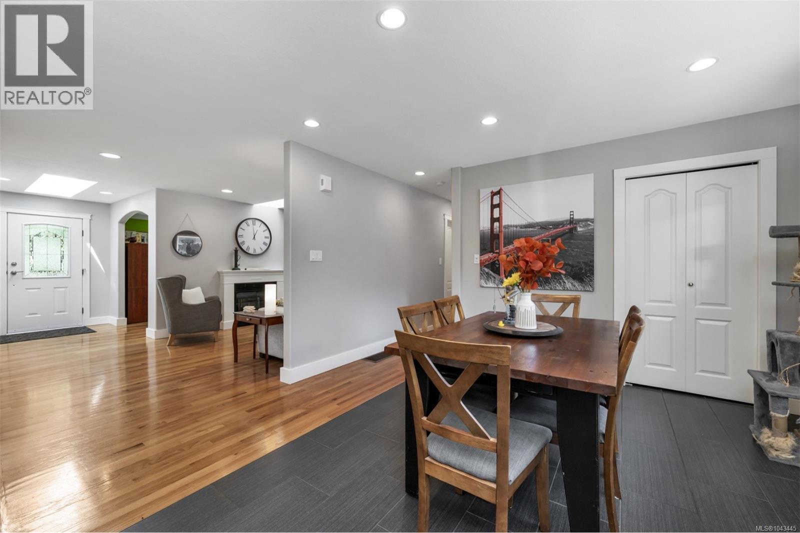 1406 Donnay Dr - 24