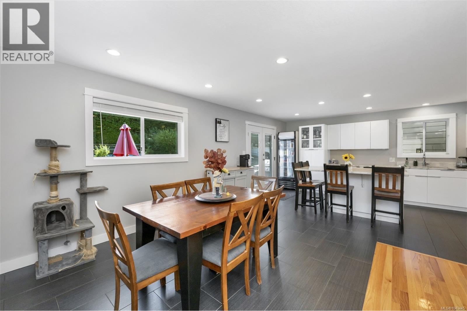 1406 Donnay Dr - 25