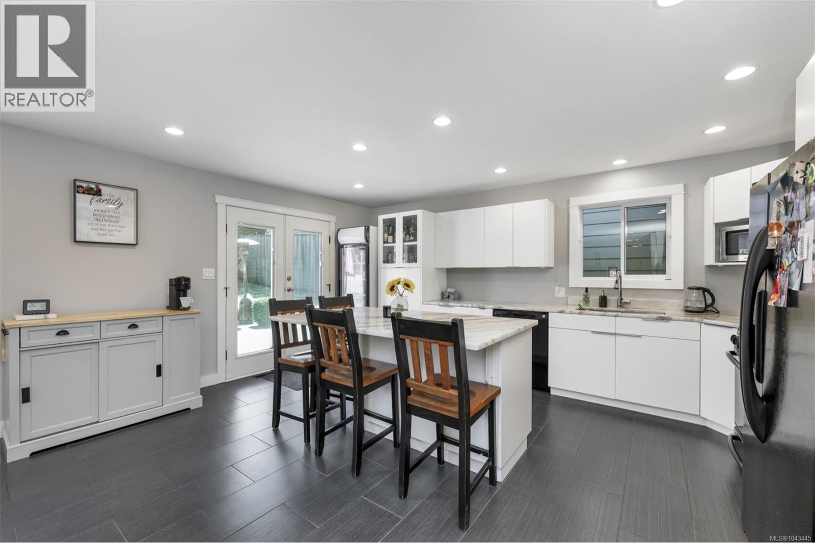 1406 Donnay Dr - 26