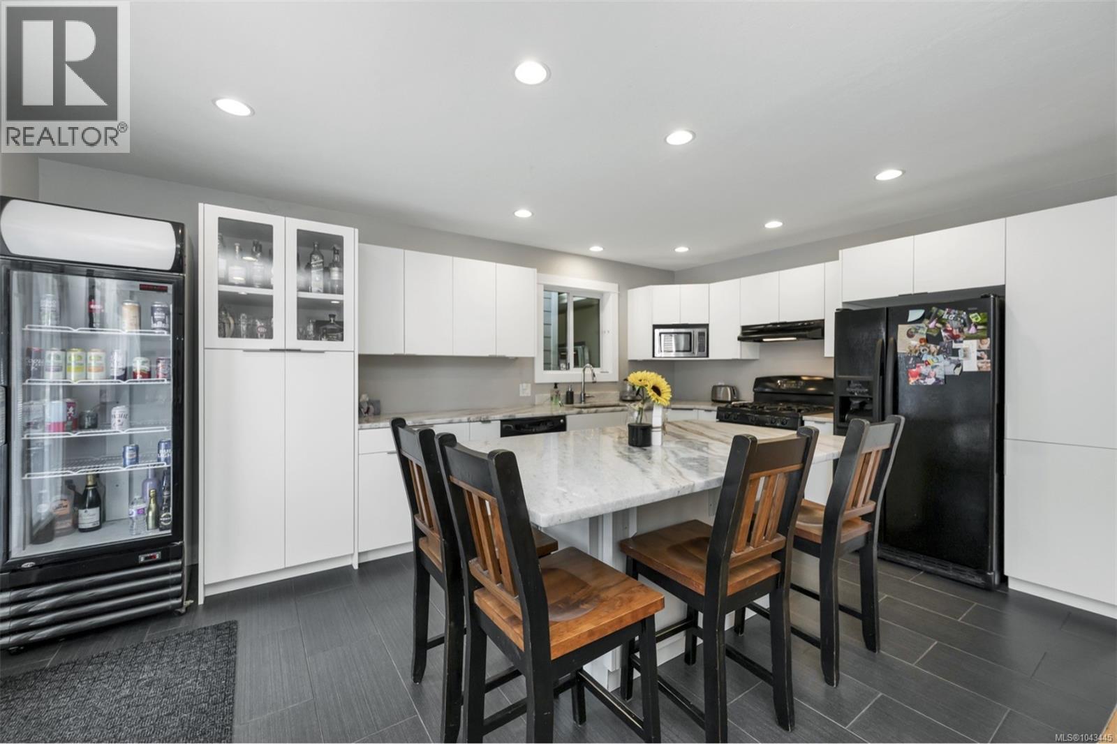 1406 Donnay Dr - 27