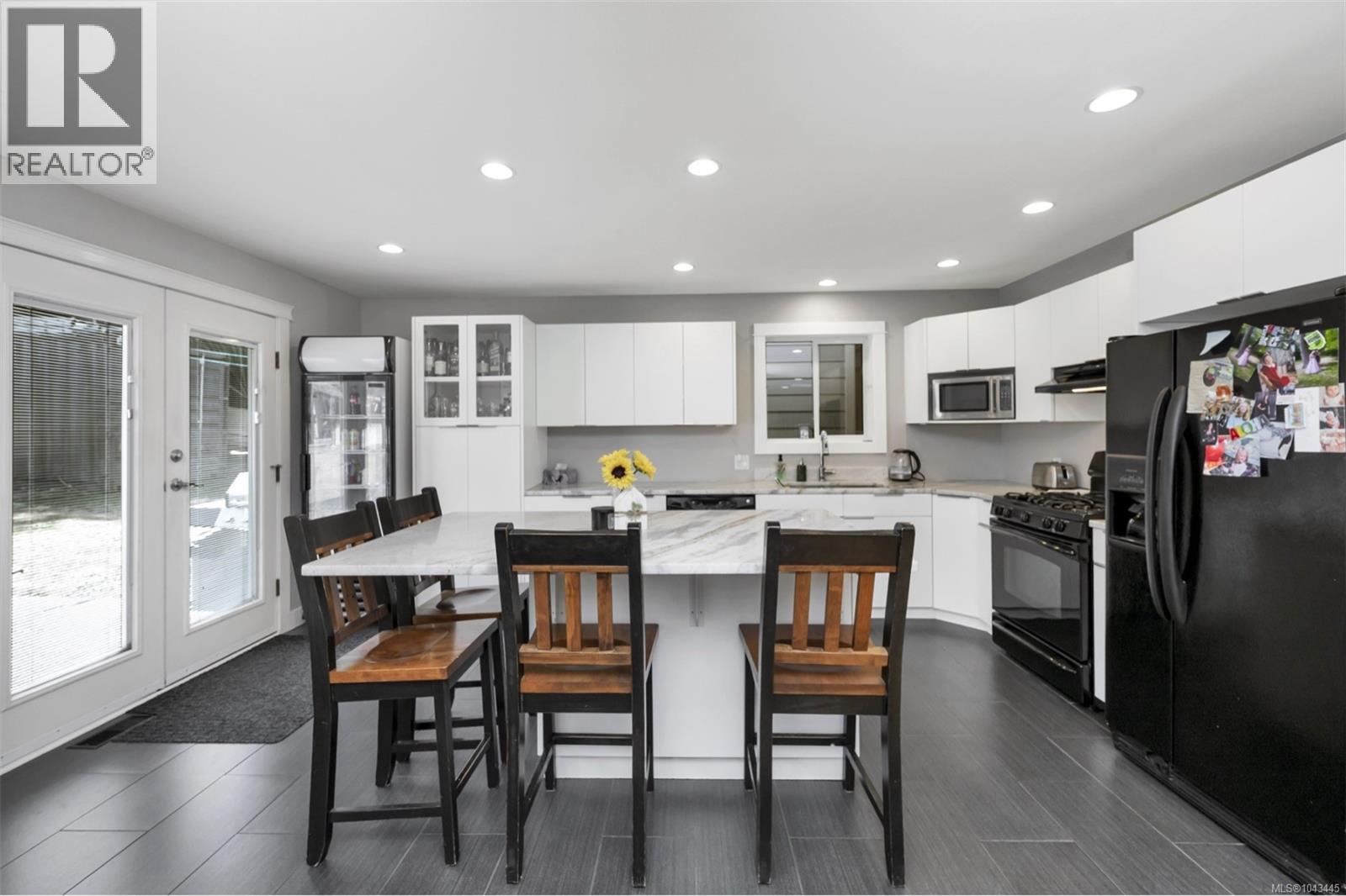 1406 Donnay Dr - 28