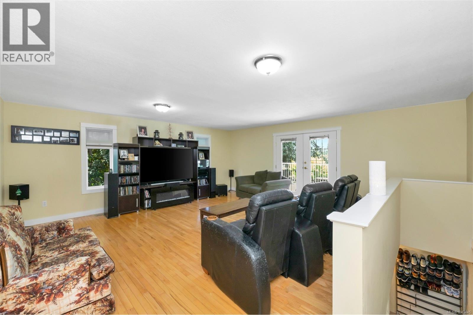 1406 Donnay Dr - 34