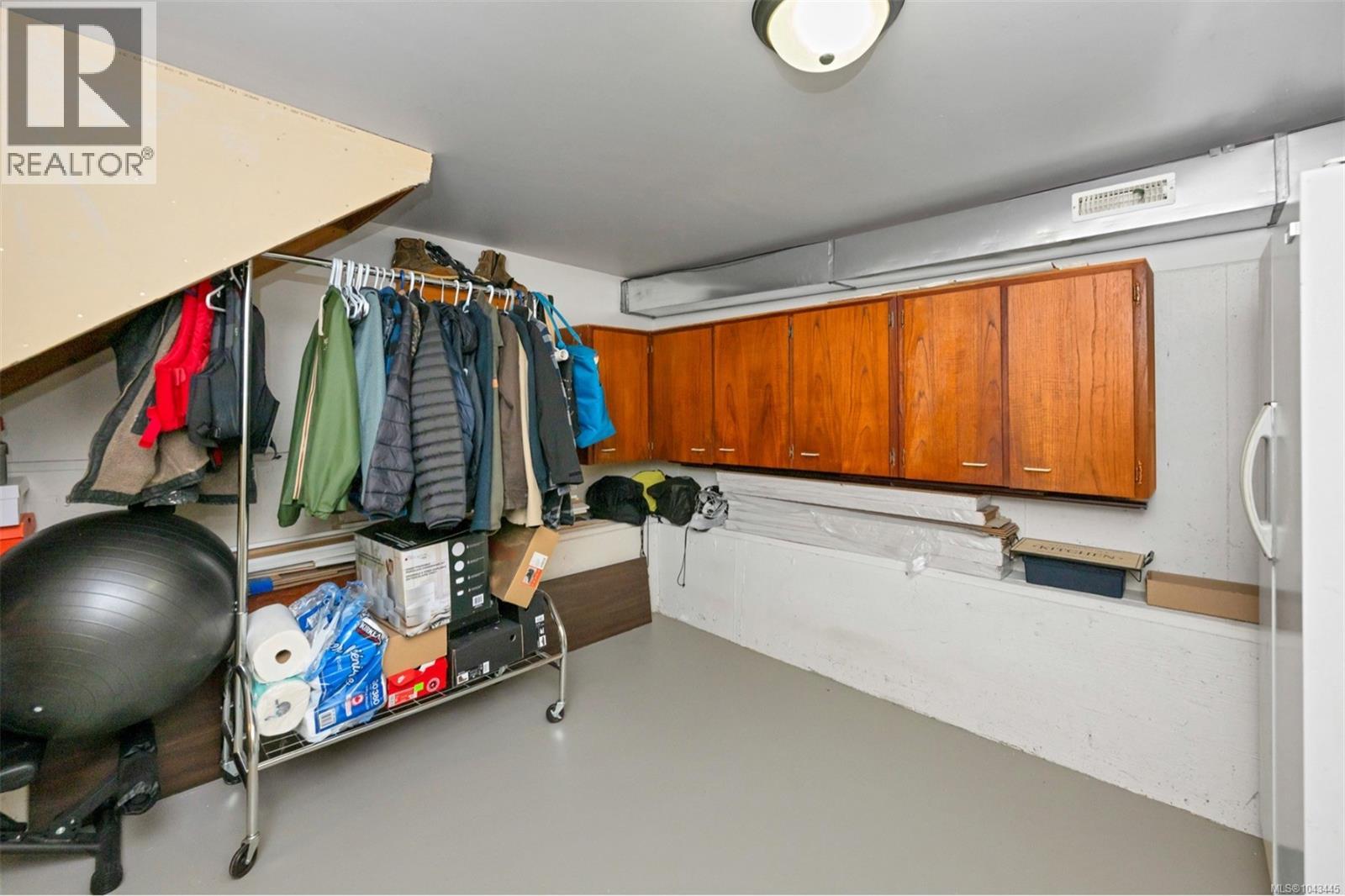 1406 Donnay Dr - 37
