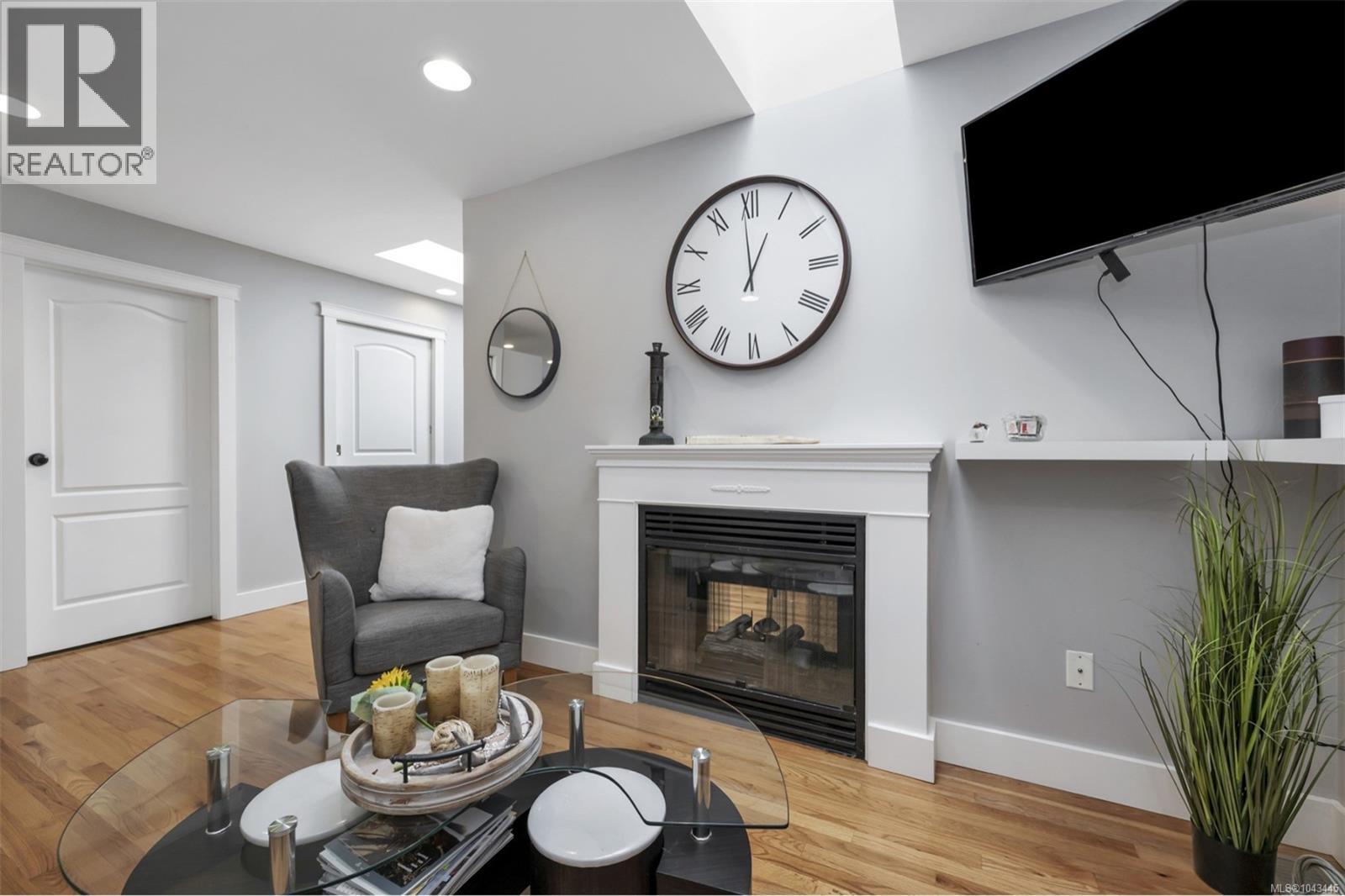 1406 Donnay Dr - 9