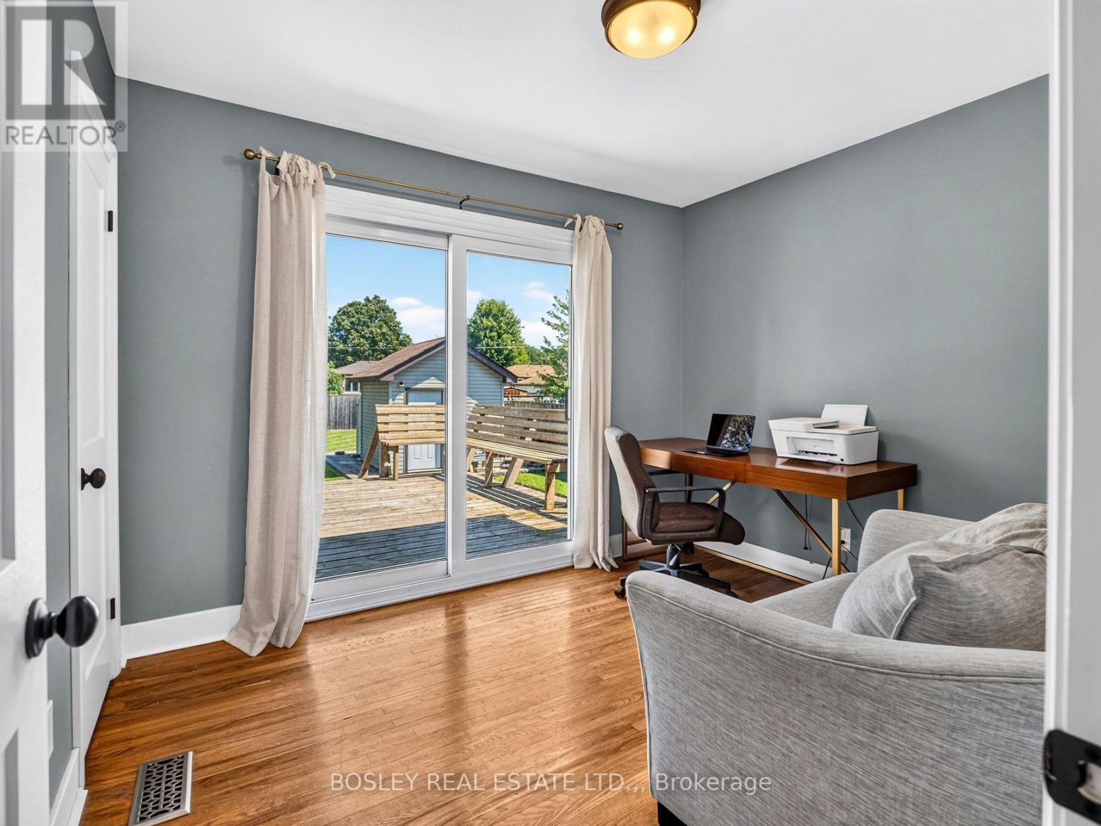 42 LINDEL CRESCENT - 11