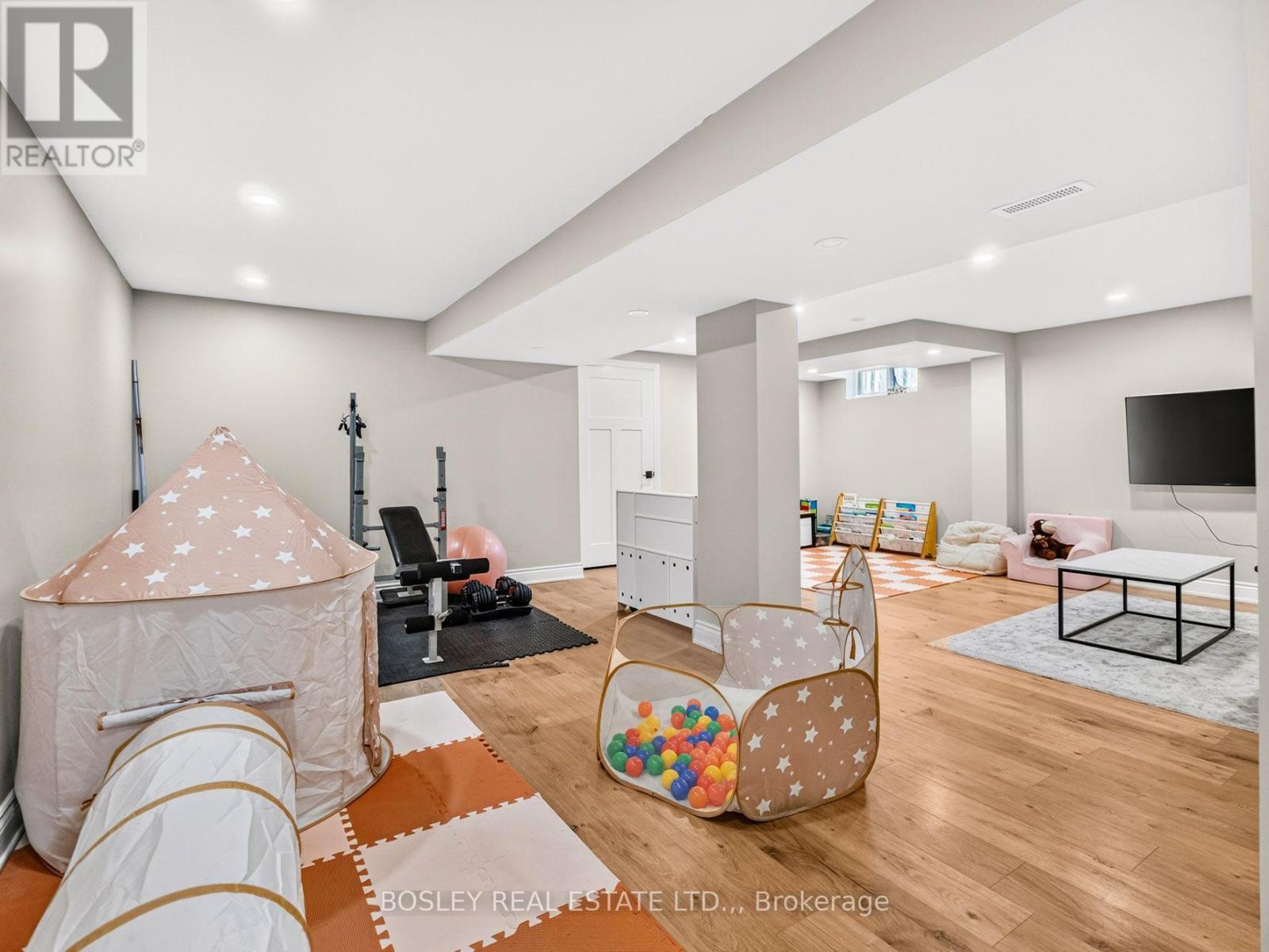 42 LINDEL CRESCENT - 20