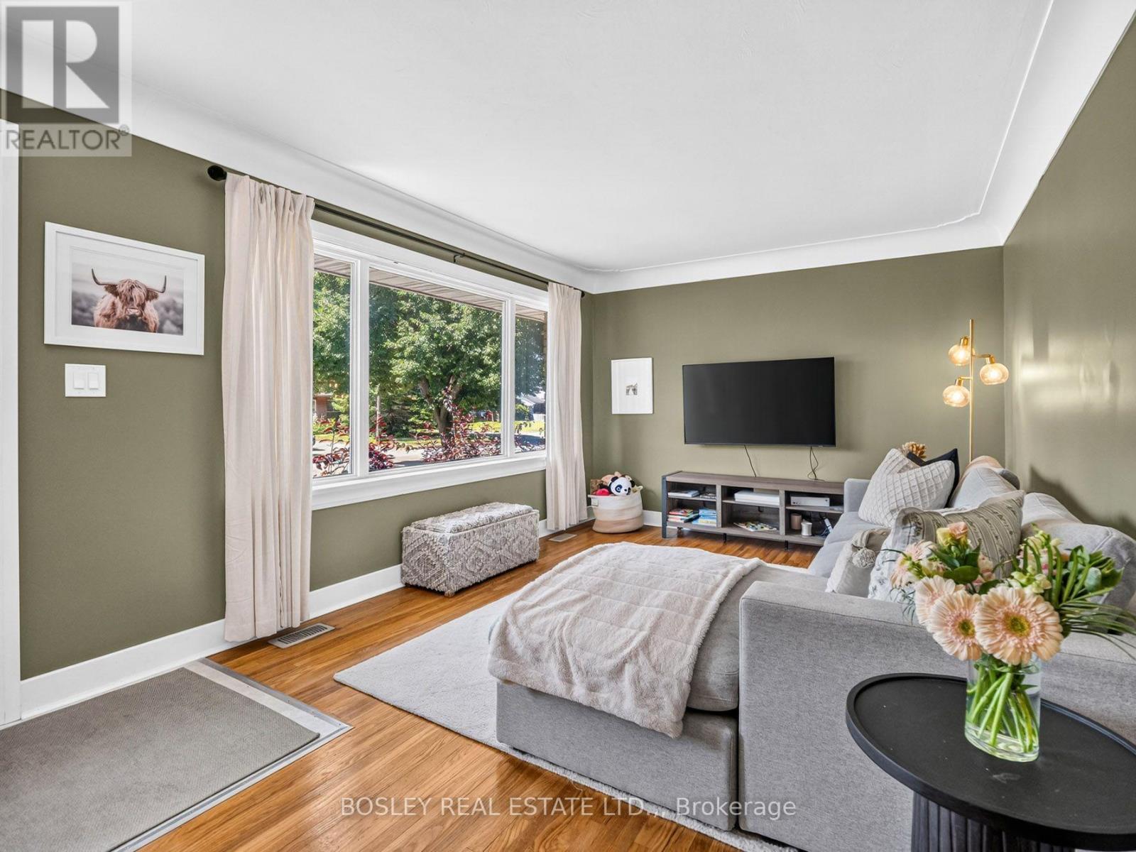 42 LINDEL CRESCENT - 4