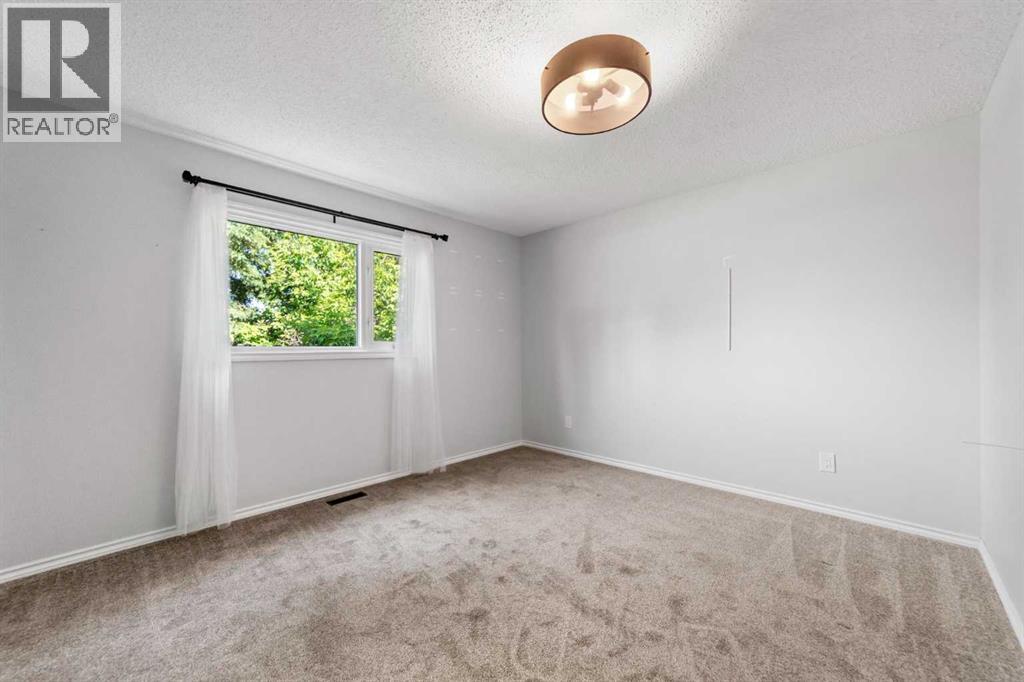 5209 51 Street - 11