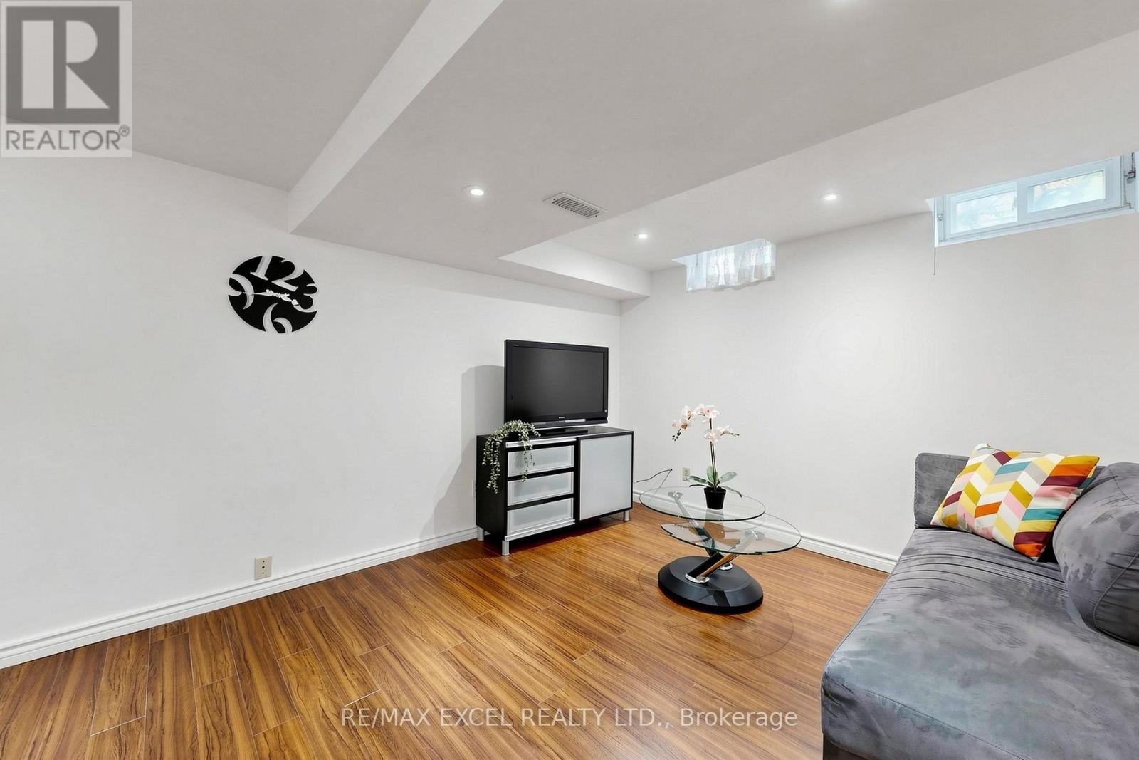 116 GLEN SPRINGS DRIVE - Image 34