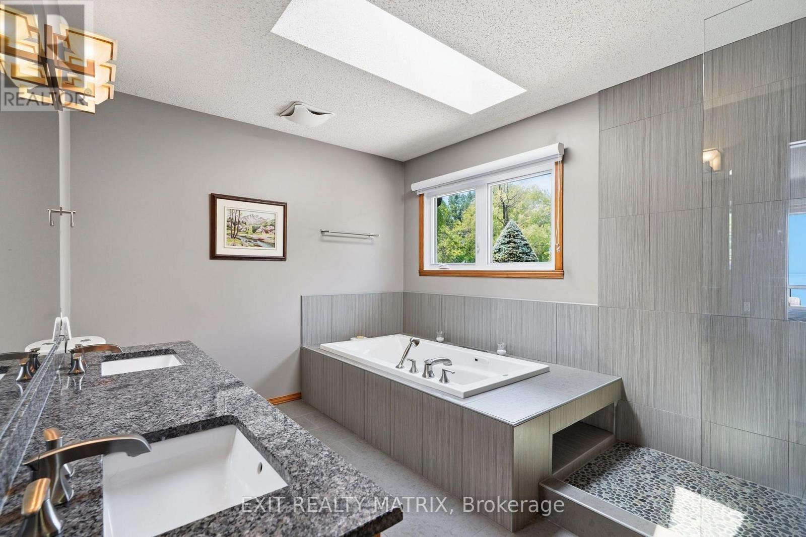2176 BAY ROAD - Image 18