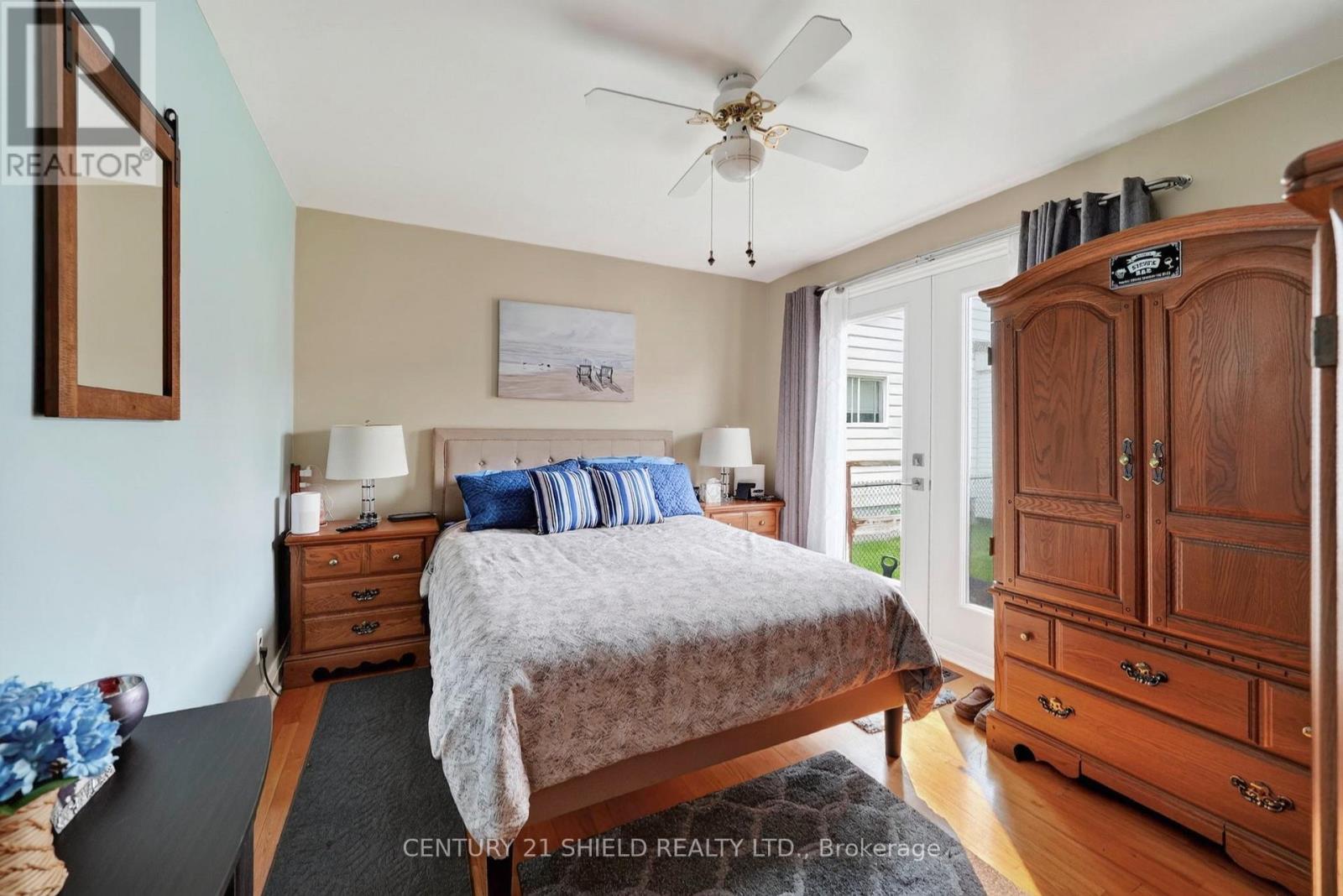 1007 2ND STREET E - 11