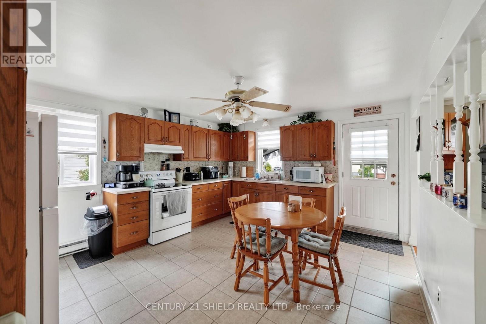 1007 2ND STREET E - 6