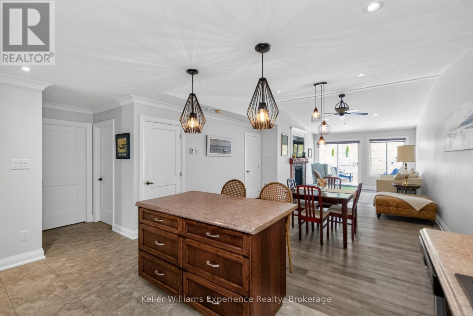 3 CHAMBERLAIN CRESCENT - 12