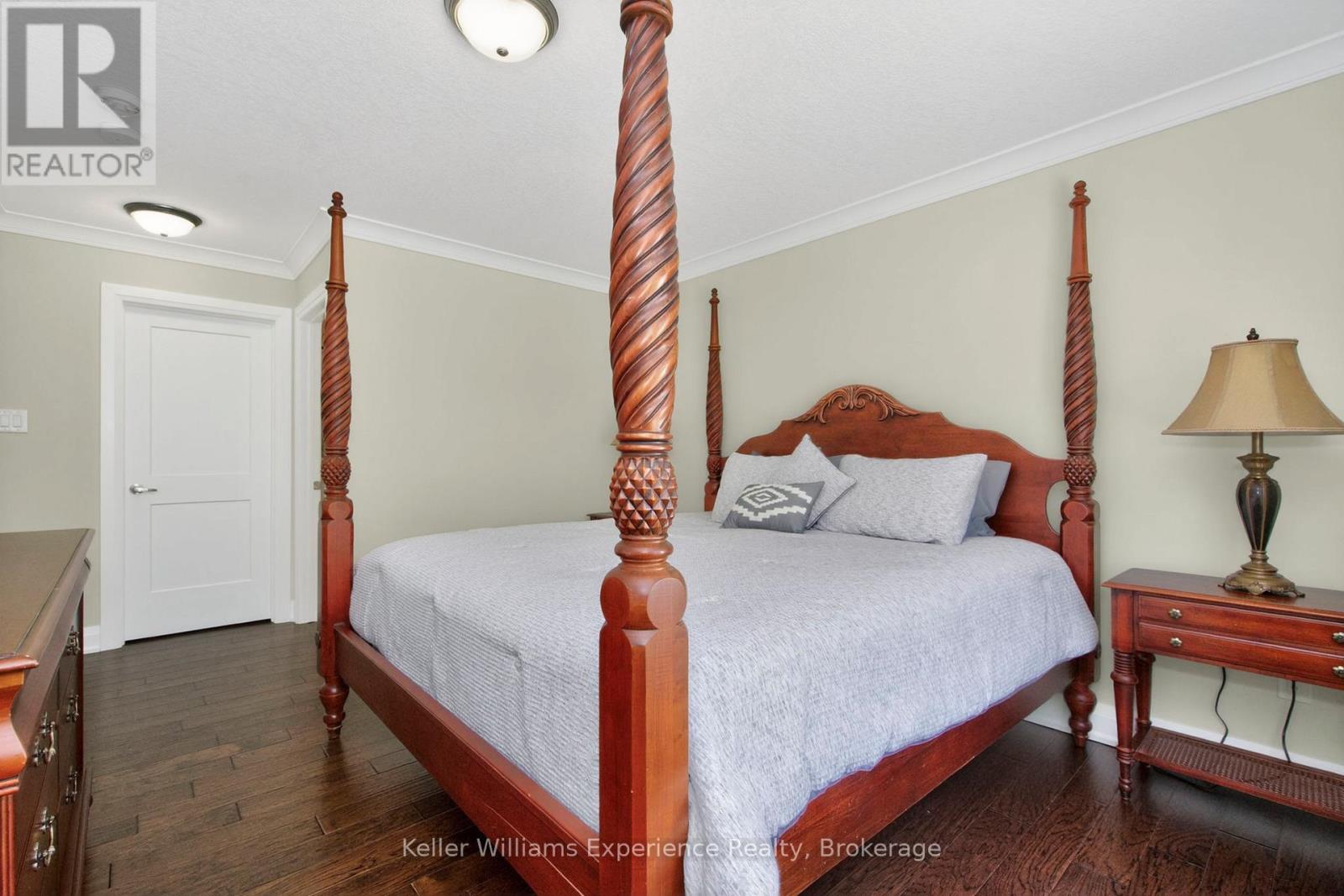 3 CHAMBERLAIN CRESCENT - 21