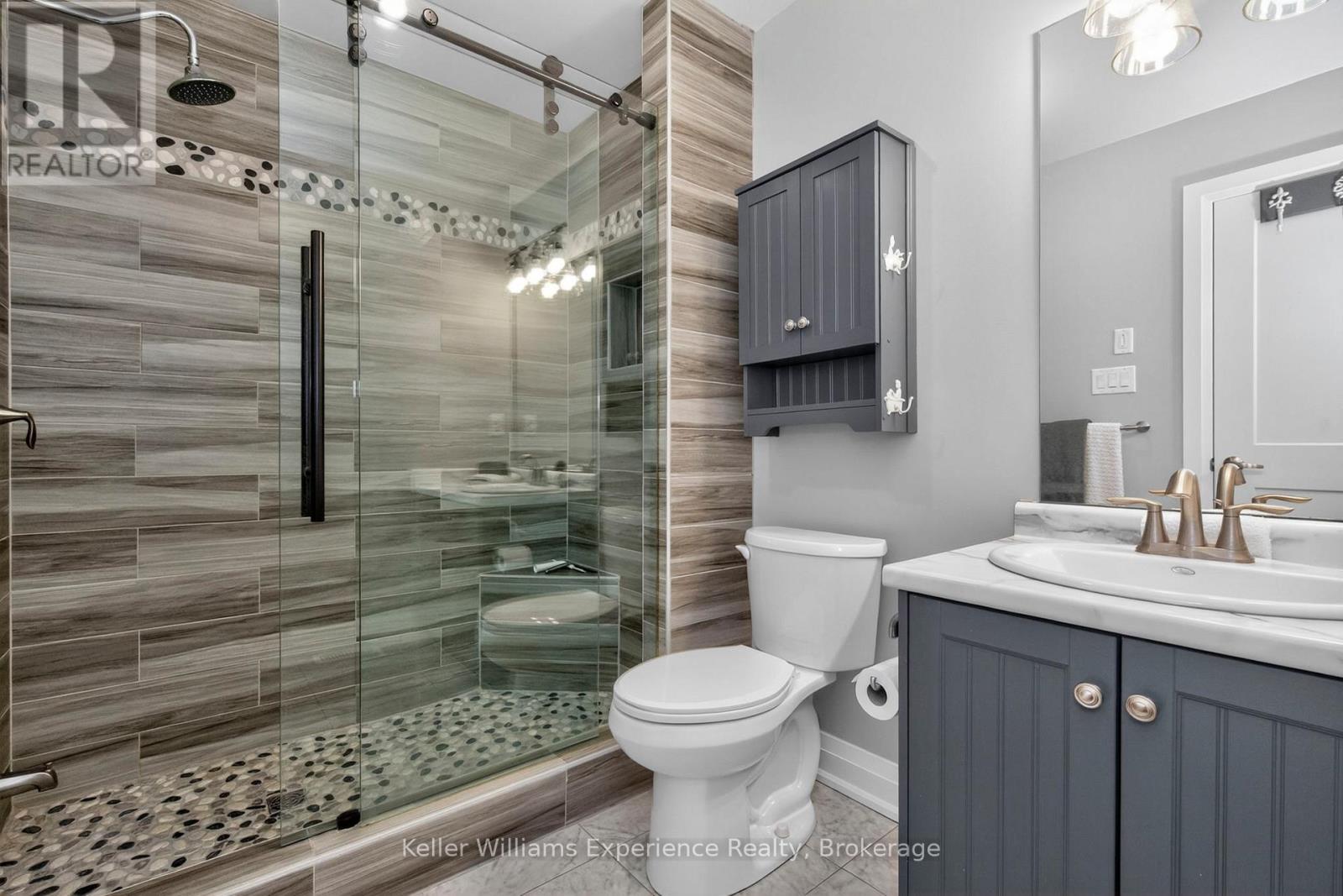 3 CHAMBERLAIN CRESCENT - 22