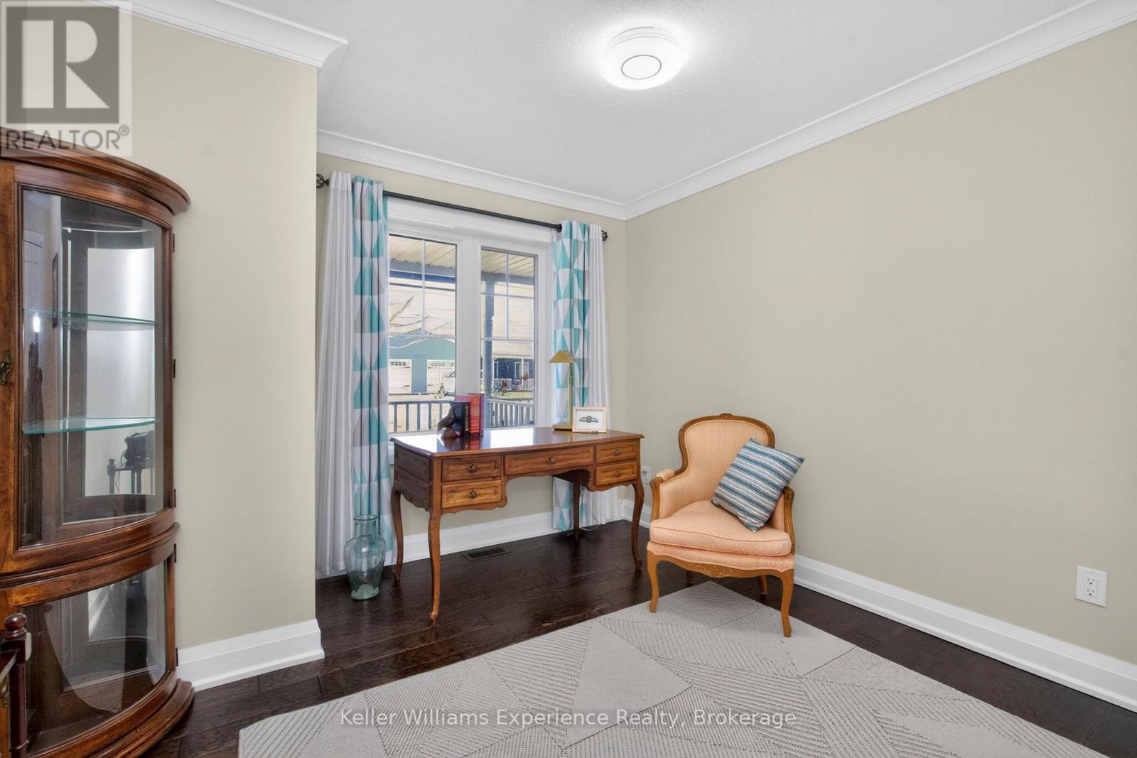 3 CHAMBERLAIN CRESCENT - 24