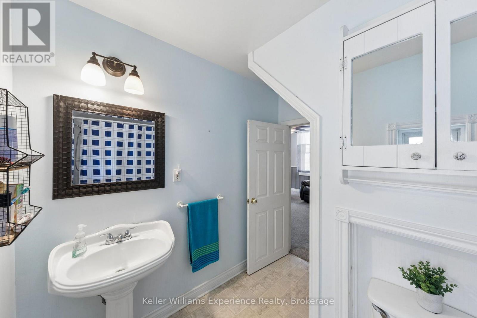 133 BURKE STREET - 10
