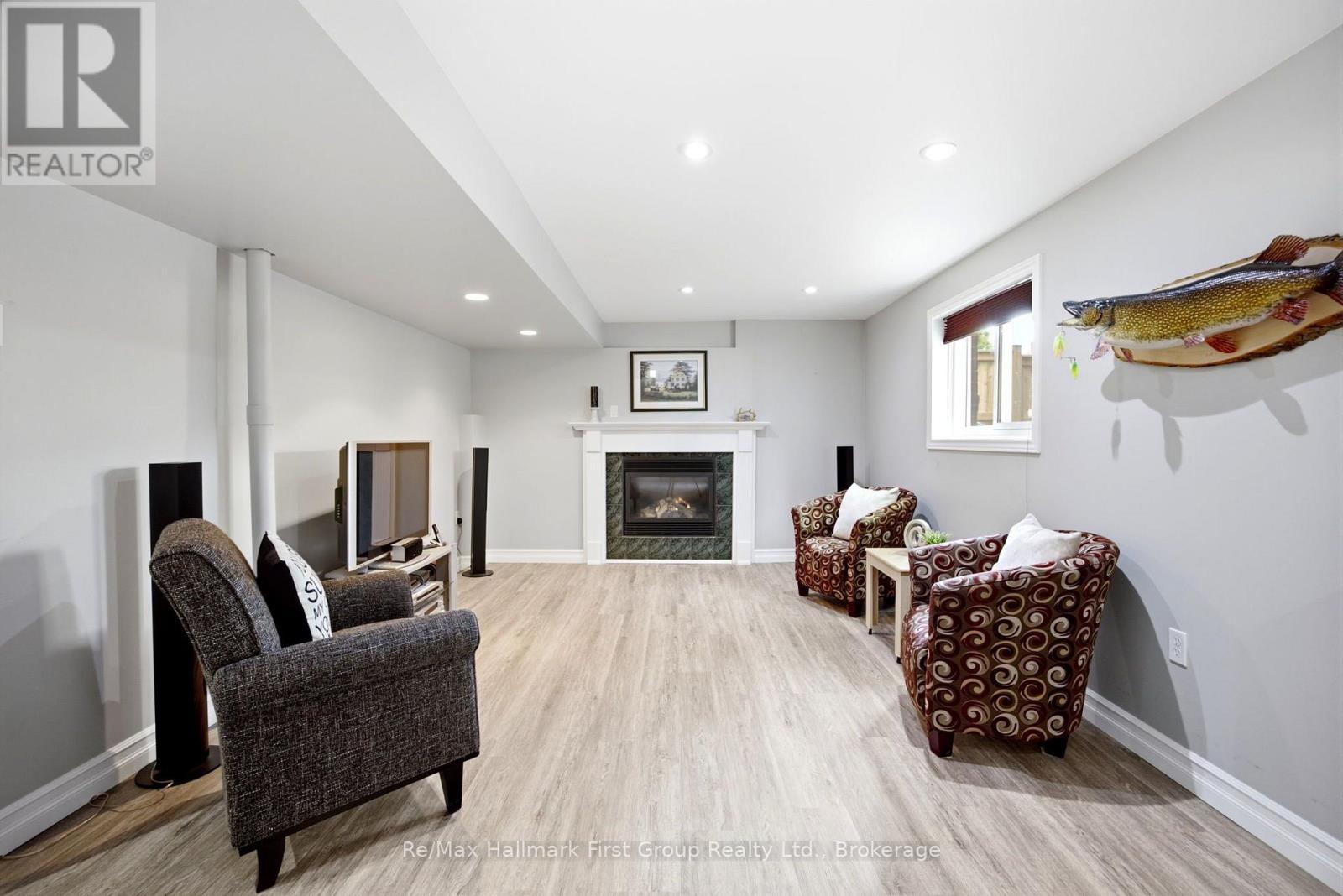 1 GLENCEDAR CRESCENT - Image 36