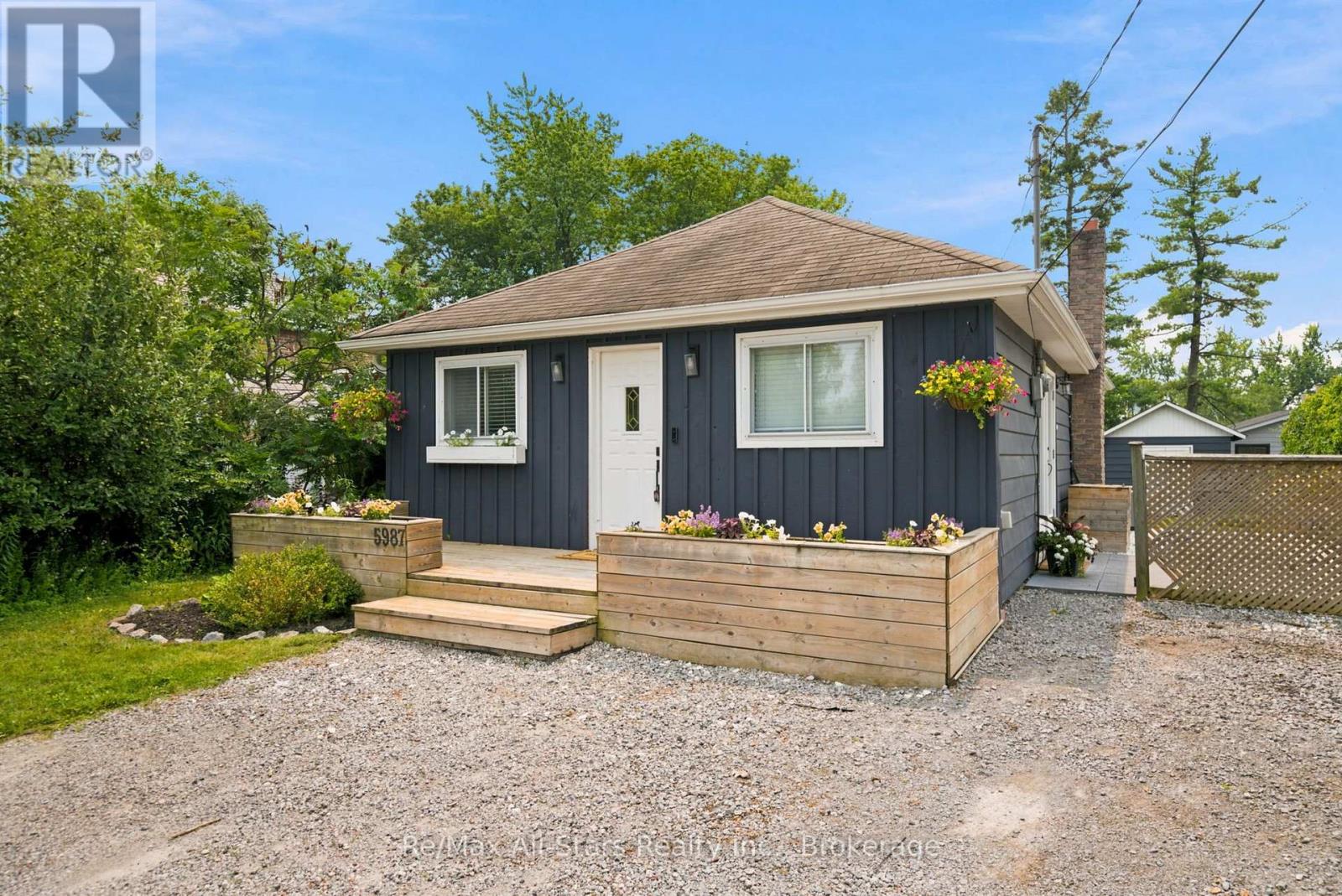 5987 LAKESHORE ROAD - 1