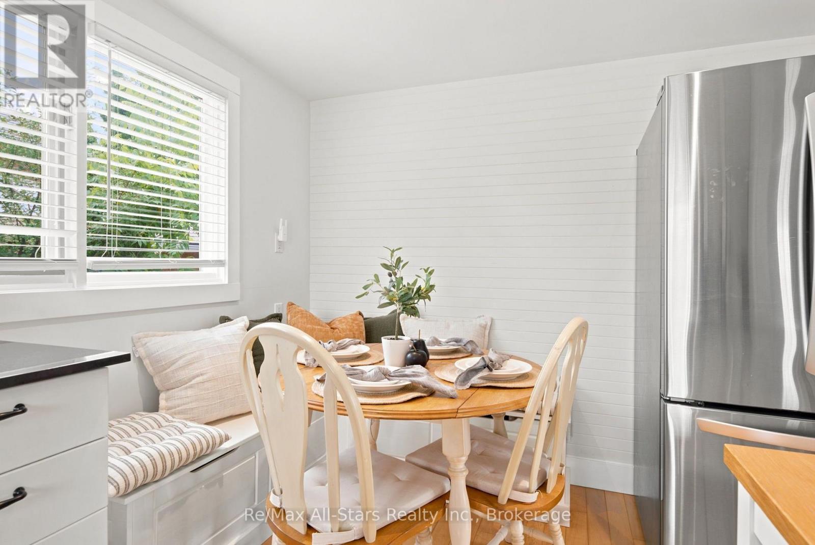 5987 LAKESHORE ROAD - 14