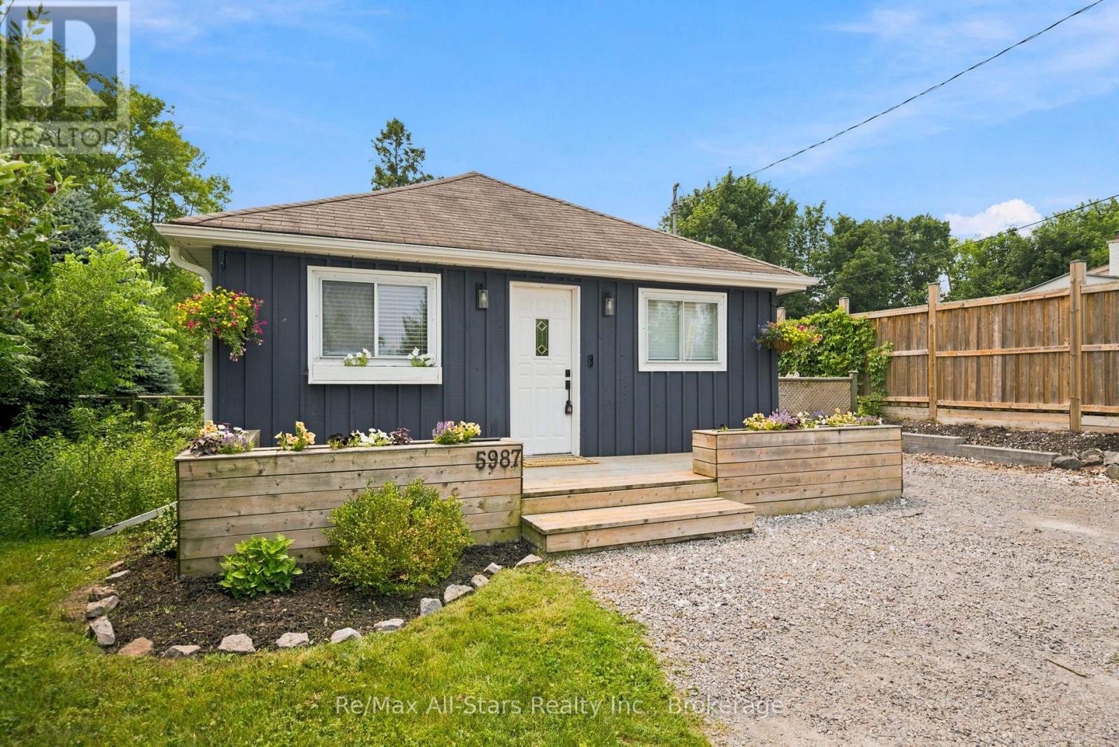 5987 LAKESHORE ROAD - 2