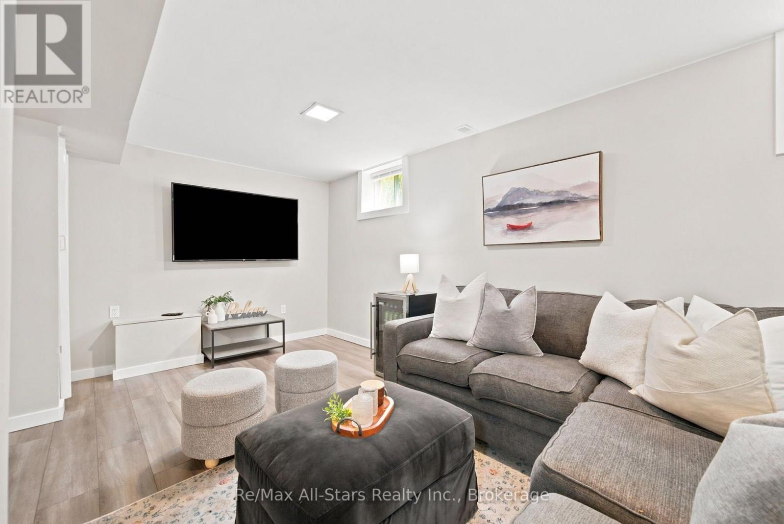 5987 LAKESHORE ROAD - 24