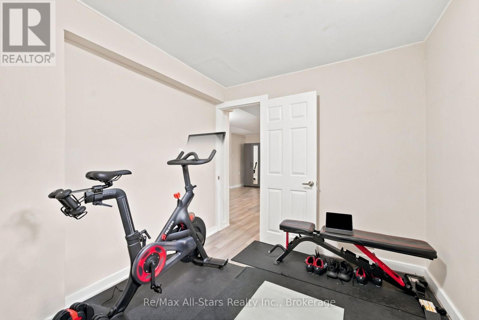 5987 LAKESHORE ROAD - 25