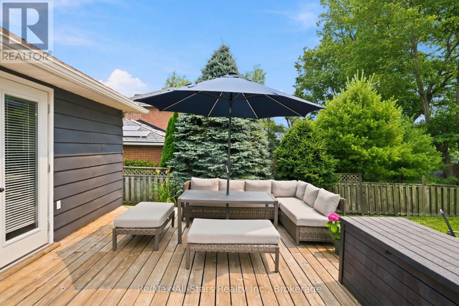 5987 LAKESHORE ROAD - 32