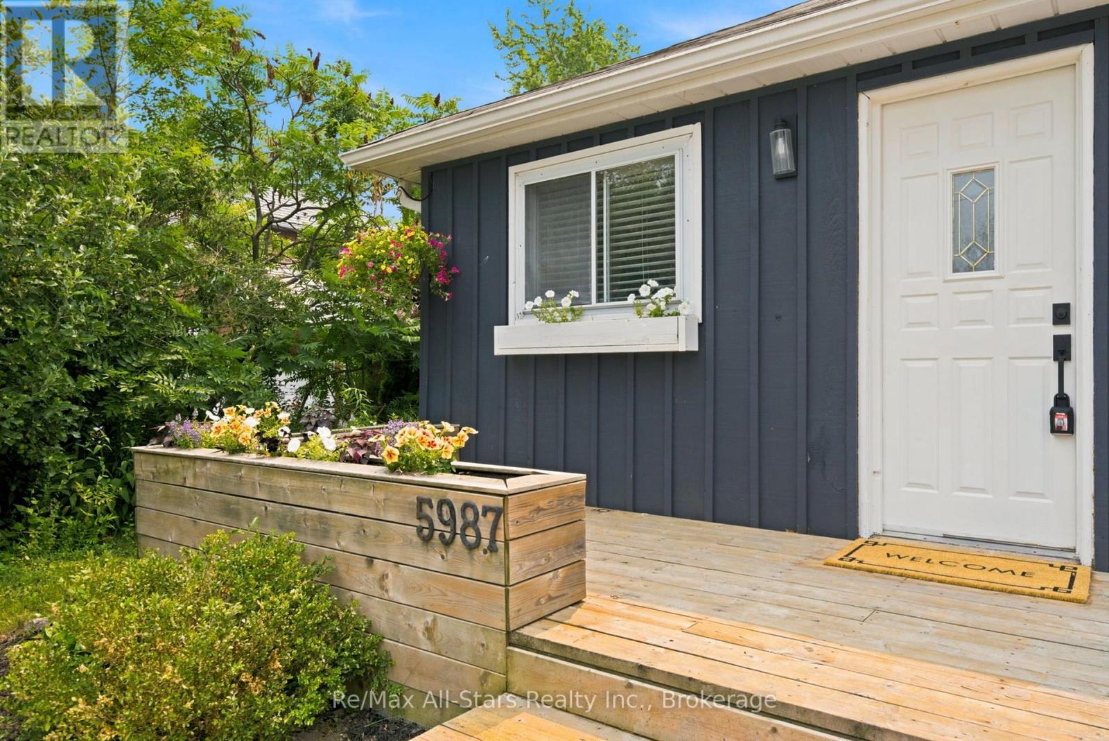 5987 LAKESHORE ROAD - 4