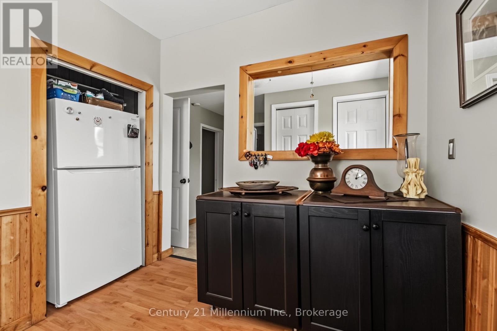 544 LOUISA STREET - 14