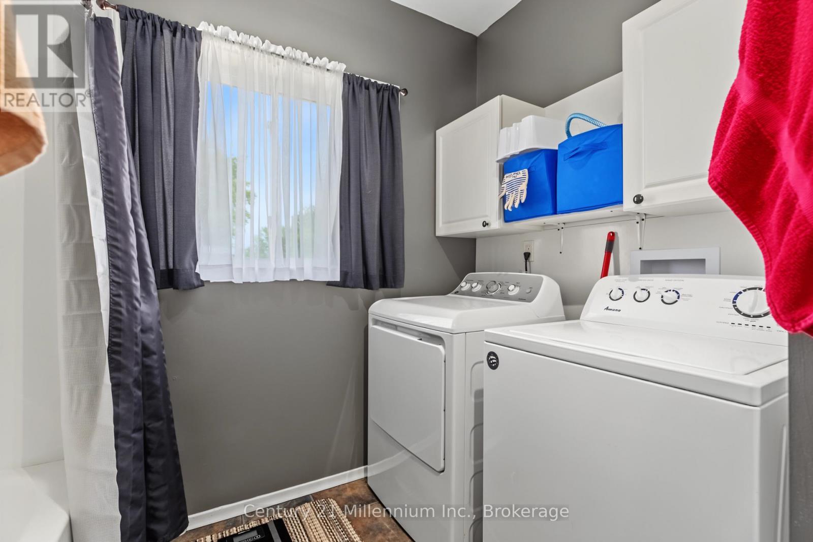 544 LOUISA STREET - 17