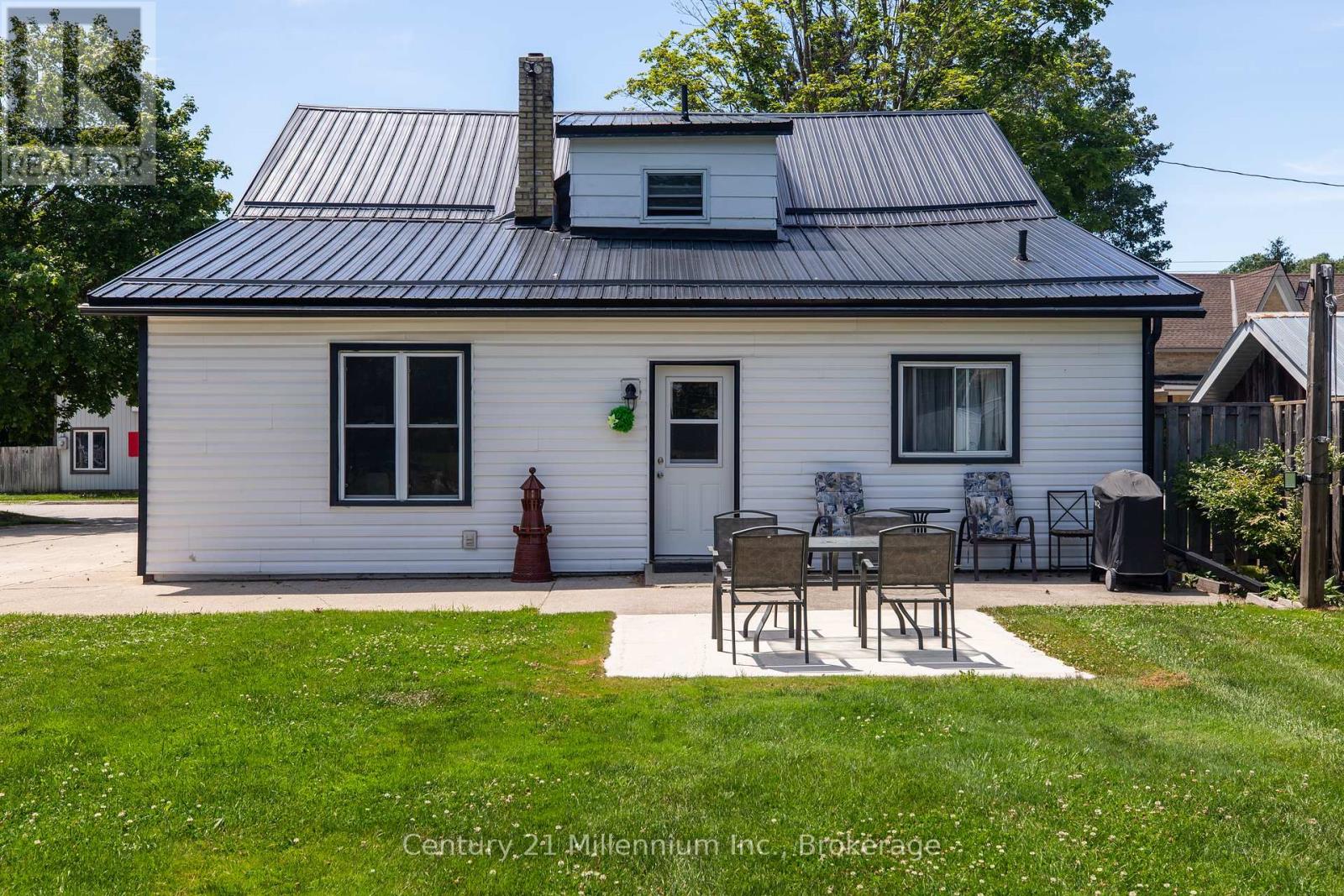 544 LOUISA STREET - 33