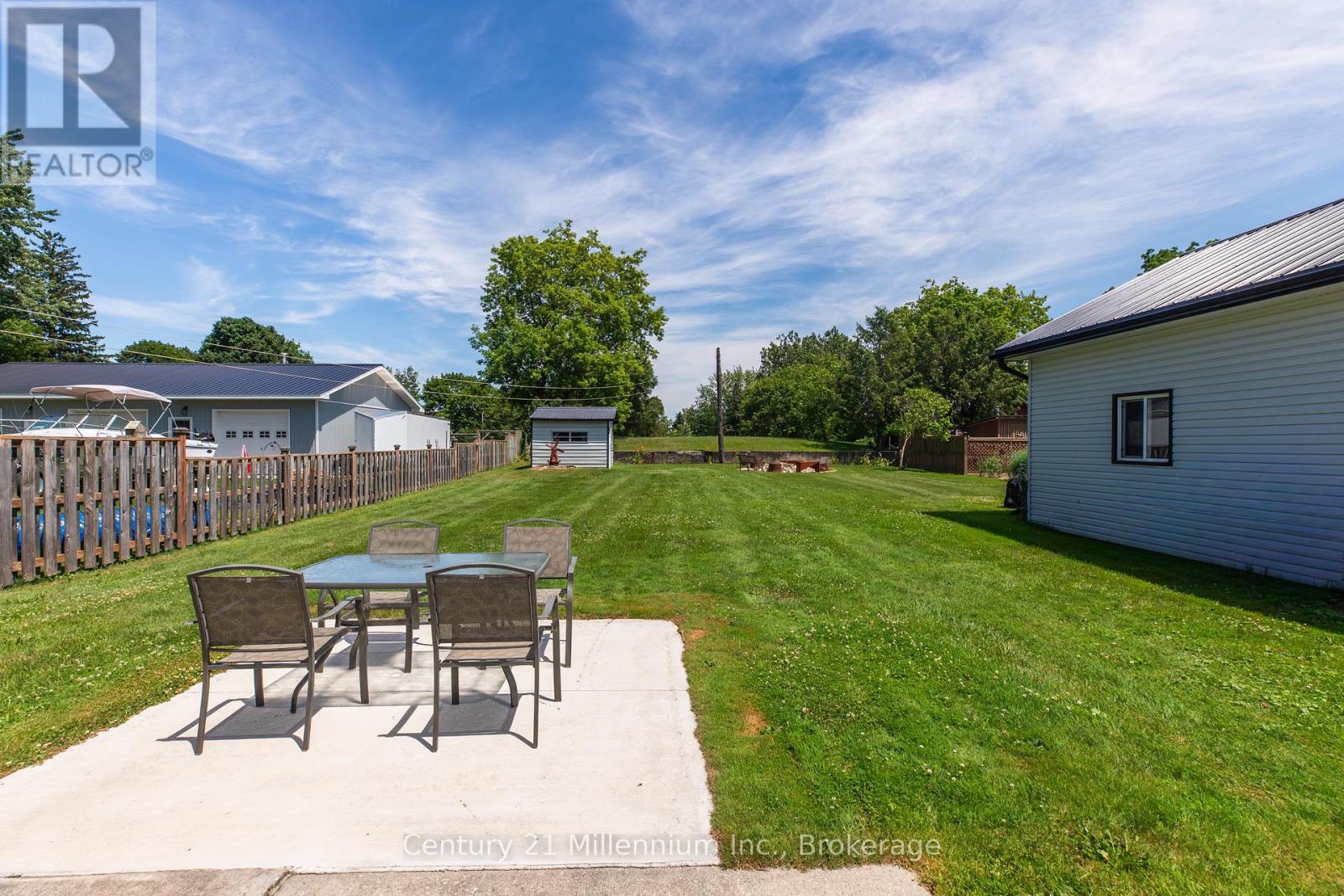 544 LOUISA STREET - 39
