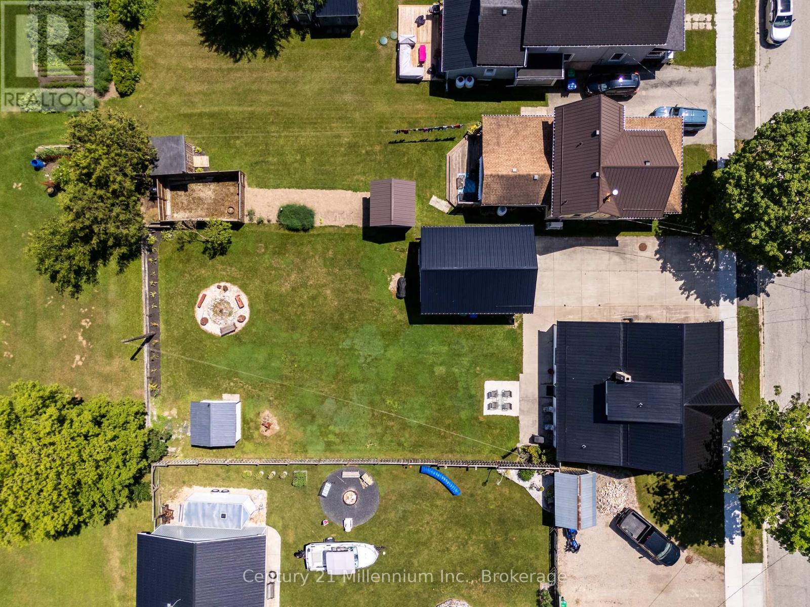 544 LOUISA STREET - 48