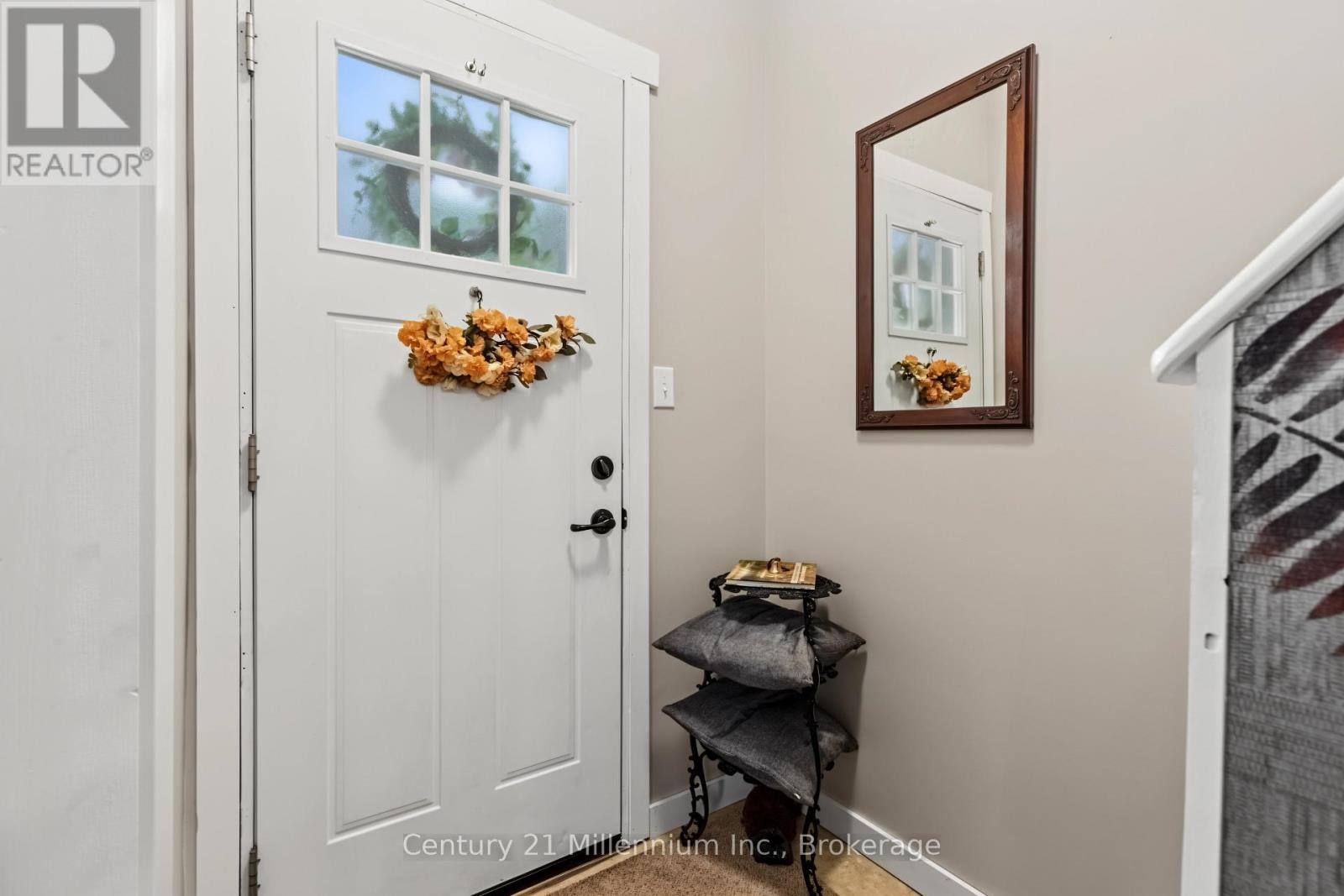 544 LOUISA STREET - 6